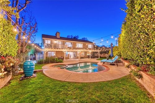 6152 Shadycreek Dr, Agoura Hills, CA, 91301-1611 | Card Image