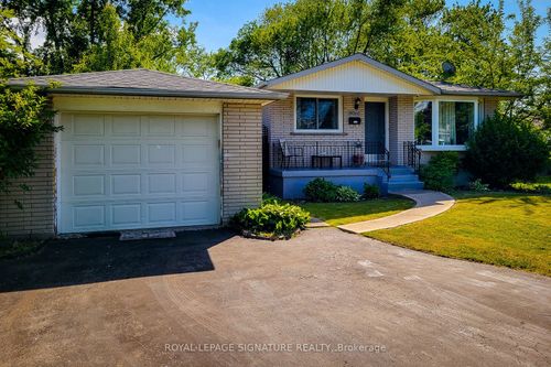 8060 Beaverdams Rd, Niagara Falls, ON, L2H1R8 | Card Image