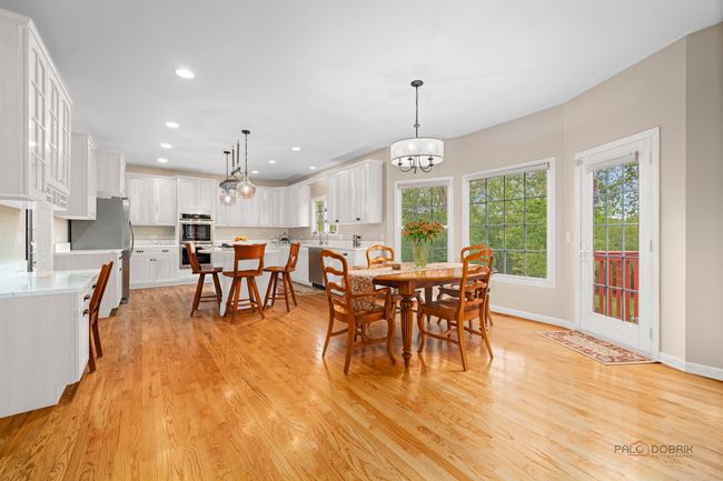 17 Arrowwood Dr, House other with 5 bedrooms, 5 bathrooms and 3 parking in Hawthorn Woods IL | Image 12