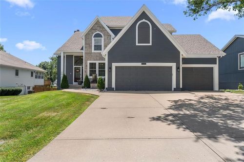 313 Seagull St, Lee's Summit, MO, 64082-4513 | Card Image