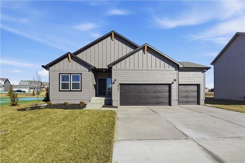 16649 S Lawson St, Olathe, KS, 66062-2365 | Card Image