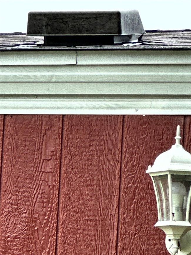 View of exterior details | Image 16