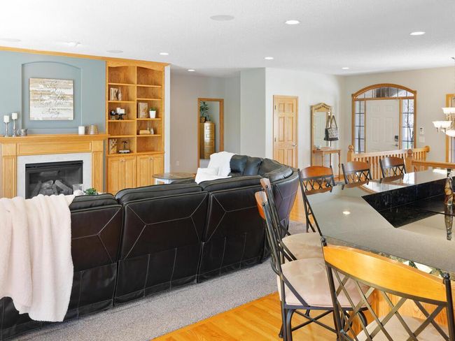 Large Foyer for greeting guests - 25259 Galaxy Ave Wyoming MN 55092 USA-031-075-032-MLS_Size.jpg | Image 9