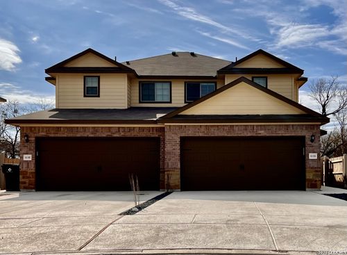1133/1135 Renee, Seguin, TX, 78155 | Card Image