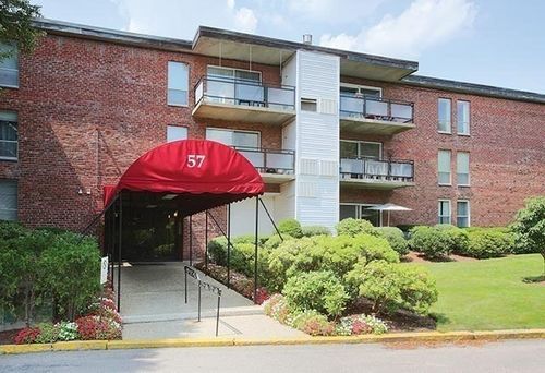 14b-57 Broadlawn Park, Newton, MA, 02467 | Card Image