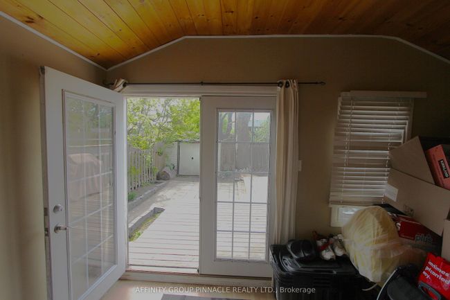587 Chamberlain St, House other with 2 bedrooms, 1 bathrooms and 1 parking in Peterborough ON | Image 10