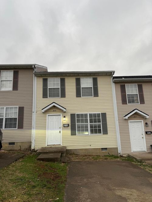 3719 Trent Cir, Lexington, KY, 40517-3376 | Card Image