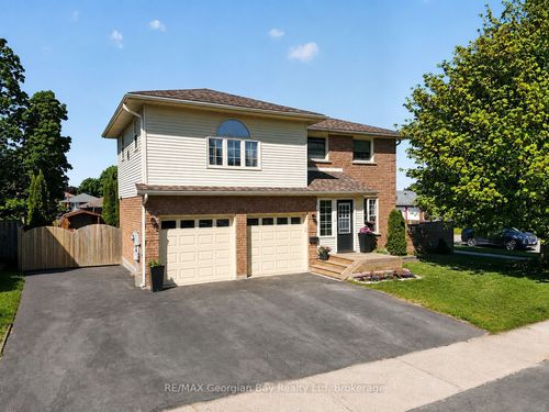 911 Watson Pl, Midland, ON, L4R5B9 | Card Image