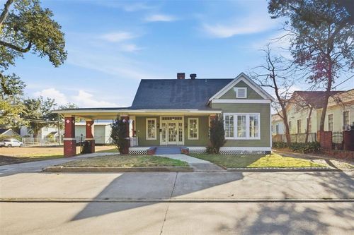 721 Moss St, Lake Charles, LA, 70601-4377 | Card Image