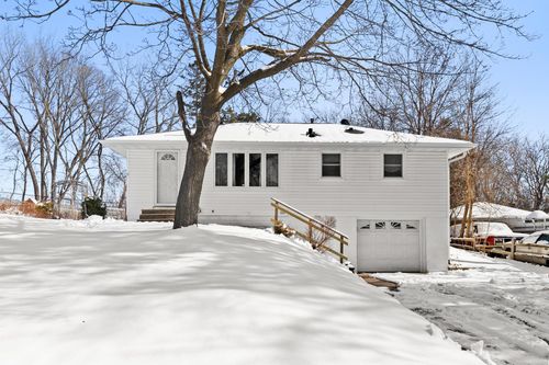 305 Greystone Ave N, Oakdale, MN, 55128-7016 | Card Image