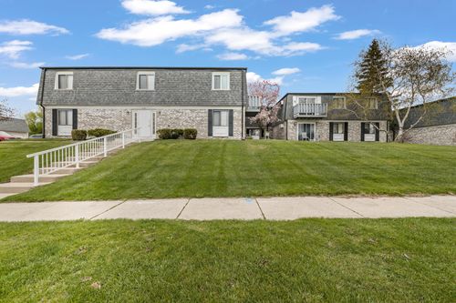1700 Creek Rd, West Bend, WI, 53090-1960 | Card Image