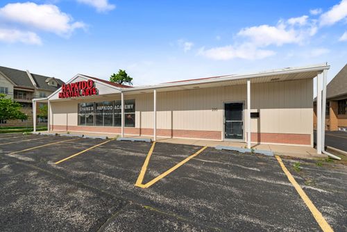 230 S Main St, Lombard, IL, 60148-2630 | Card Image