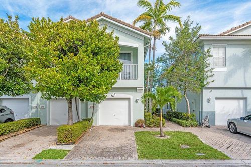3156 Laurel Ridge Cir, Riviera Beach, FL, 33404-1839 | Card Image