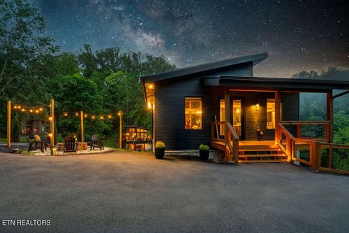 1514 Mountain Dr, Sevierville, TN, 37876-8723 | Card Image