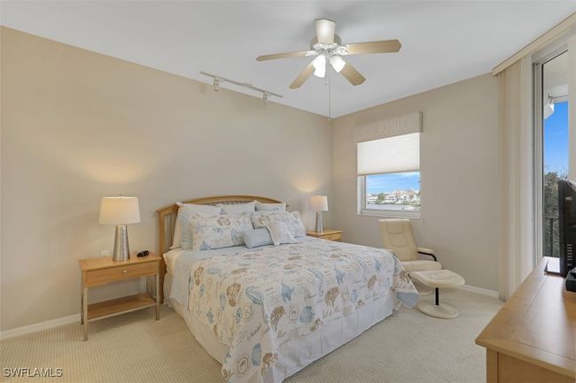 APT-404 - 450 Launch Cir, Condo with 3 bedrooms, 2 bathrooms and null parking in NAPLES FL | Image 9