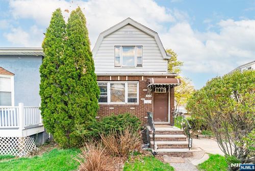 375 Westervelt Pl, Lodi, NJ, 07644-1216 | Card Image