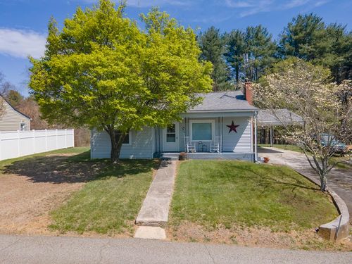 210 Sutherland St, Hillsville, VA, 24343 | Card Image