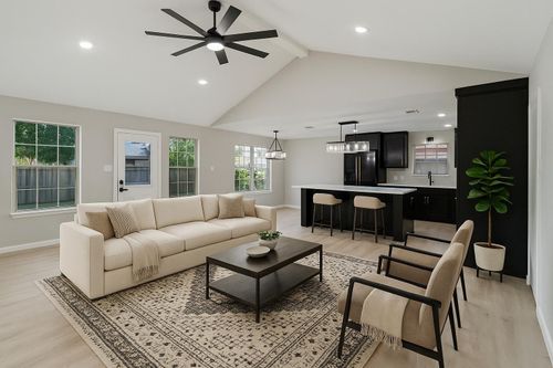 2419 29th Ave N, Texas City, TX, 77590-3928 | Card Image