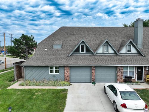 2900 Sw Arrowhead Rd, Topeka, KS, 66614-4143 | Card Image