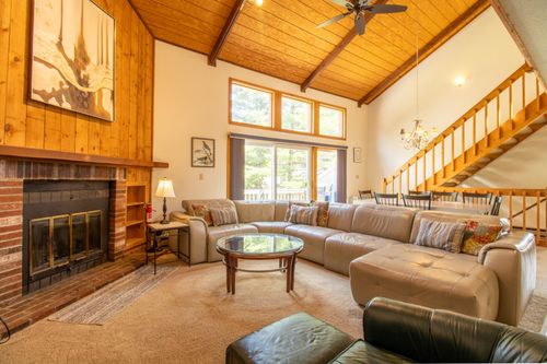 7-5 Autumn Ave, Lincoln, NH, 03251 | Card Image