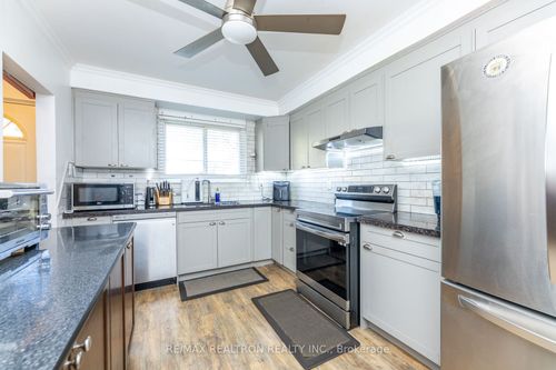 7-925 Bayly St, Pickering, ON, L1W1L4 | Card Image