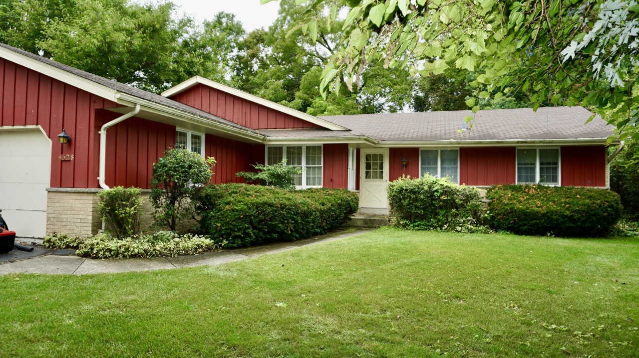 Canterbury Ln, Mount Pleasant, WI 53403
