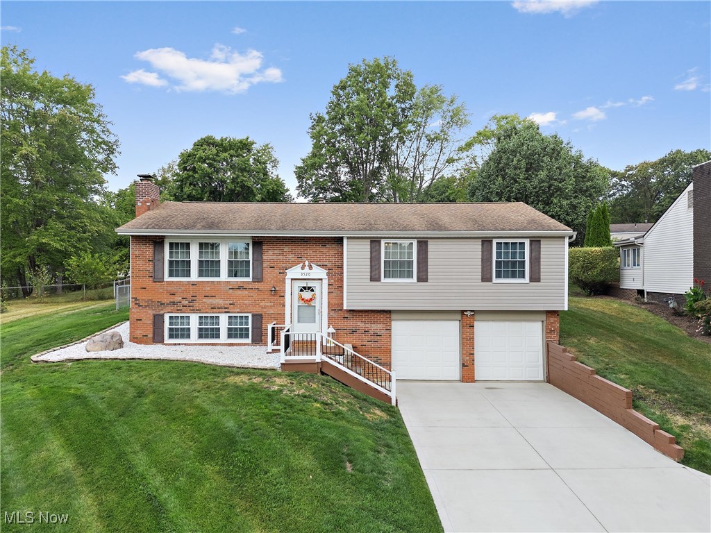 Banyan St, Massillon, OH 44646