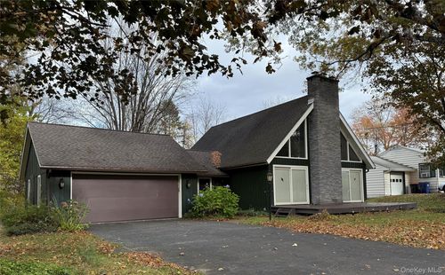 21 Cramer Rd, Rhinebeck, NY, 12572-1103 | Card Image