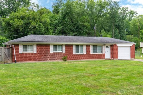 816 Country View Dr, Beavercreek, OH, 45430-1533 | Card Image