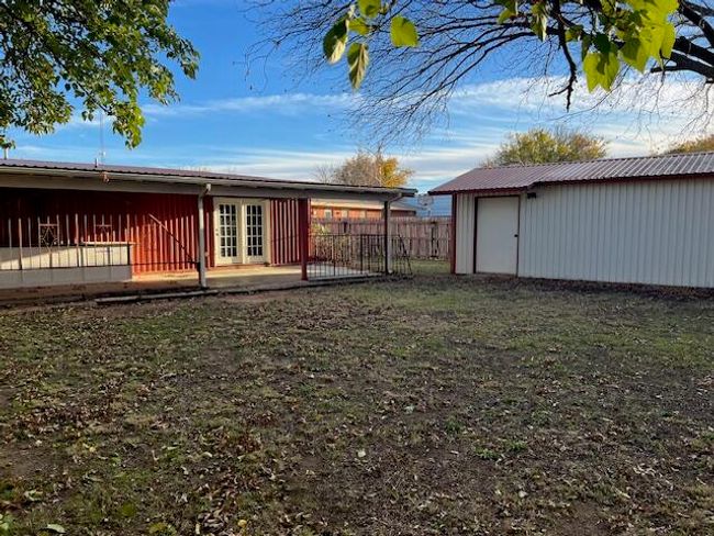 1615 Avenue F, House other with 3 bedrooms, 3 bathrooms and null parking in Abernathy TX | Image 29