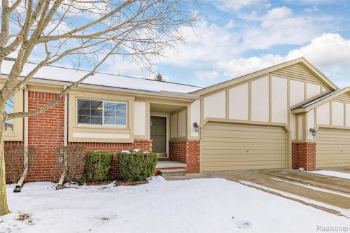 41816 Greenwood Ln, Clinton Township, MI, 48038-5229 | Card Image