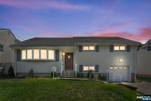 7 Luisser St, Clifton, NJ, 07012-1301 | Card Image