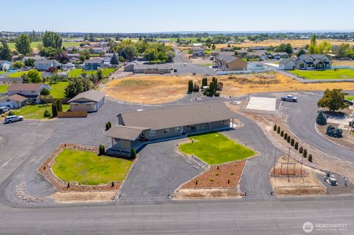 7613 Cox St Ne, Moses Lake, WA, 98837-9238 | Card Image
