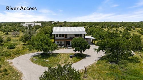 784 River View Dr, Johnson City, TX, 78636-4453 | Card Image