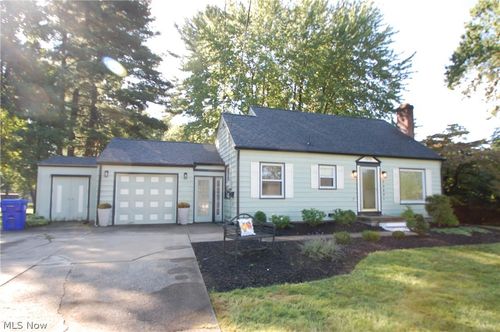 2989 Howell Dr, Poland, OH, 44514-2456 | Card Image