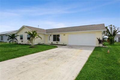 13601 Isabell Avenue, House other with 3 bedrooms, 2 bathrooms and null parking in PORT CHARLOTTE FL | Image 2