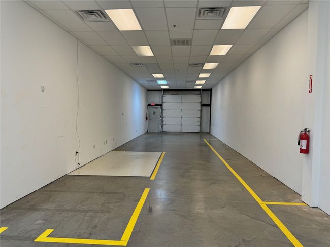 View of garage | Image 8