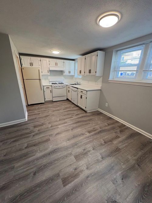 2-72 Cabot St, Beverly, MA, 01915-4900 | Card Image