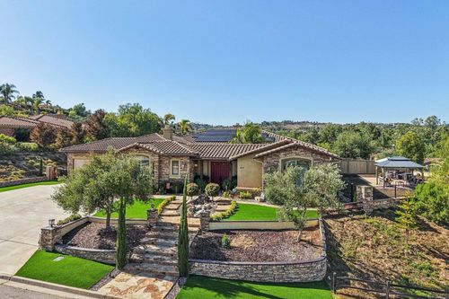 4030 Flowerwood Ln, Fallbrook, CA, 92028-8042 | Card Image