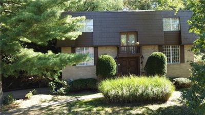 20 Carmel Ct, House other with 3 bedrooms, 2 bathrooms and 2 parking in Forest Hills Boro PA | Image 1