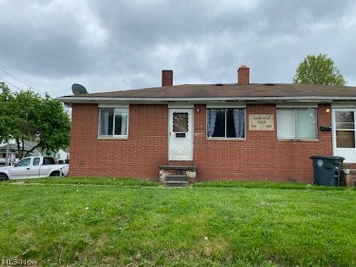 990 Bellevue Ave, Akron, OH, 44320-3655 | Card Image