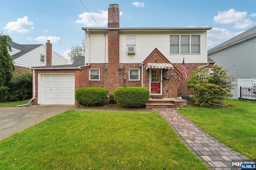 608 Fairlawn Pkwy, Saddle Brook, NJ, 07663-4907 | Card Image