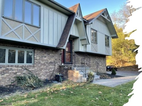 4 Goodale Rd, Newton, NJ, 07860-2782 | Card Image