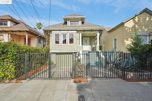 2002 Chestnut St, Oakland, CA, 94607-2820 | Card Image