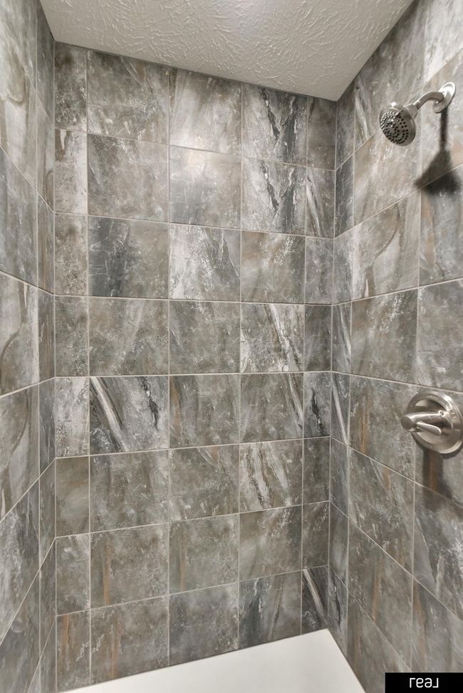 5413 N 191 St St, House other with 4 bedrooms, 4 bathrooms and 3 parking in Elkhorn NE | Image 35