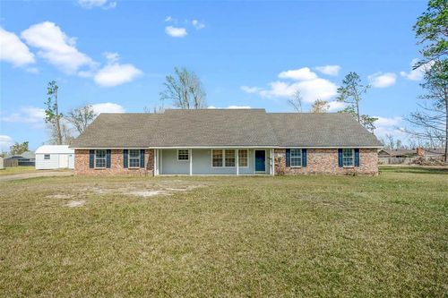 590 Pinecone Dr, Moss Bluff, LA, 70611-5014 | Card Image