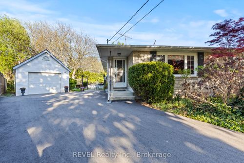8 Bedford Crt, Saint Catharines, ON, L2N4C8 | Card Image