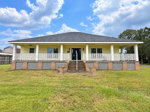 317 Thoroughbred Park Dr, Thibodaux, LA, 70301-6152 | Card Image