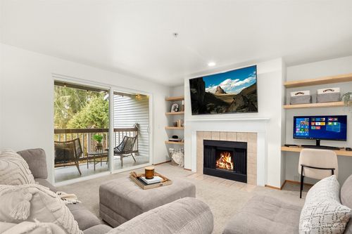 apt-t202-23303 Cedar Way, Mountlake Terrace, WA, 98043-4368 | Card Image