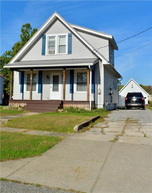 107 Barr Ave, Grove City, PA, 16127-1001 | Card Image